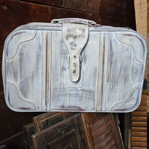 American Vintage White Decor Accent with a Patina Touch and Vintage Style